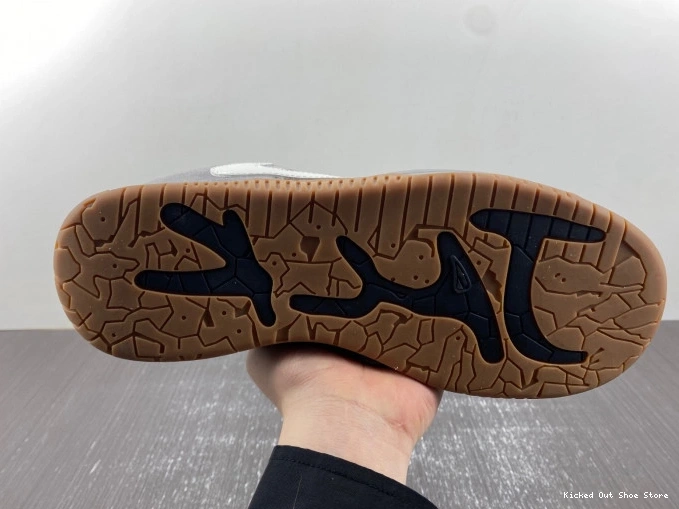 Kick Theory CUT JORDAN SCOTT X CHECK THE TRAVIS FZ8117-001 0804